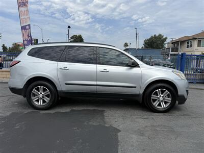 2017 Chevrolet Traverse LS - Photo 5 - Lynwood, CA 90262