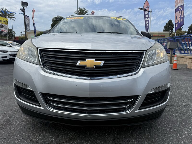 2017 Chevrolet Traverse LS - Photo 3 - Lynwood, CA 90262