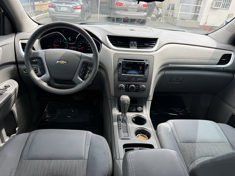 2017 Chevrolet Traverse LS - Photo 9 - Lynwood, CA 90262