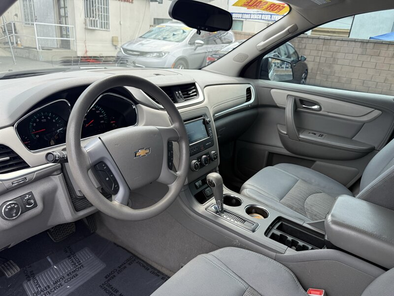 2017 Chevrolet Traverse LS - Photo 8 - Lynwood, CA 90262