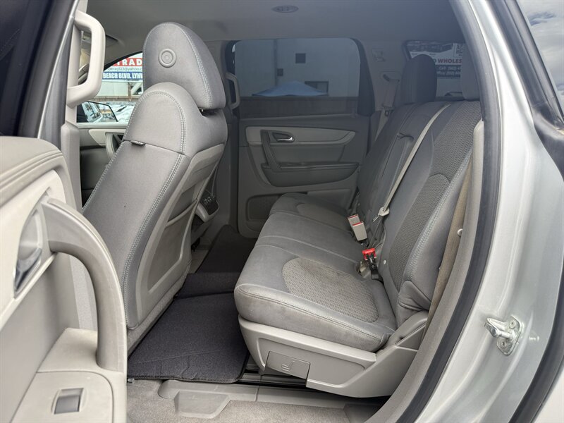 2017 Chevrolet Traverse LS - Photo 10 - Lynwood, CA 90262