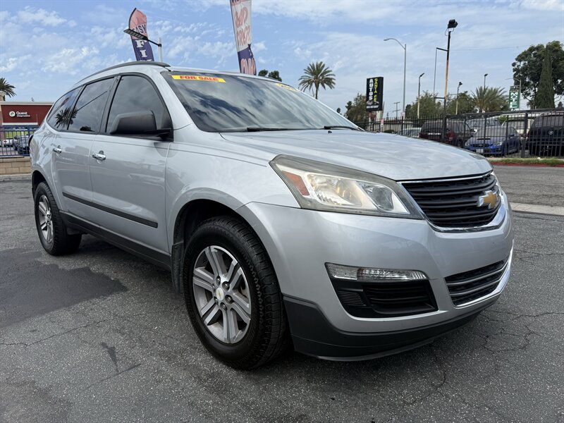 2017 Chevrolet Traverse LS - Photo 4 - Lynwood, CA 90262