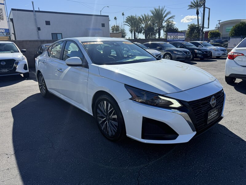2023 Nissan Altima 2.5 SV - Photo 2 - Lynwood, CA 90262