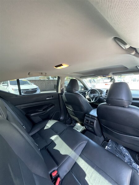 2021 Nissan Altima Platinum - Photo 9