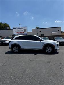 2019 Hyundai NEXO Blue - Photo 5 - Lynwood, CA 90262