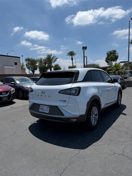 2019 Hyundai NEXO Blue - Photo 6 - Lynwood, CA 90262