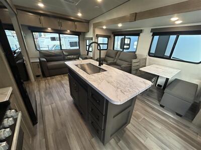 2024 Grand Design Reflection 28RL   - Photo 13 - Oregon City, OR 97045