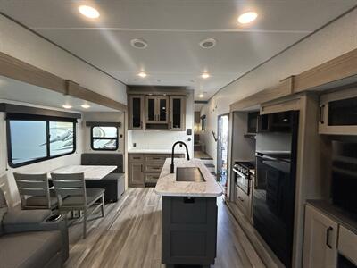 2024 Grand Design Reflection 28RL   - Photo 6 - Oregon City, OR 97045