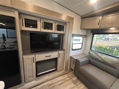 2024 Grand Design Reflection 28RL   - Photo 9 - Oregon City, OR 97045