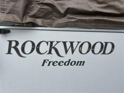 2015 Forest River Rockwood Freedom 232XR   - Photo 4 - Oregon City, OR 97045