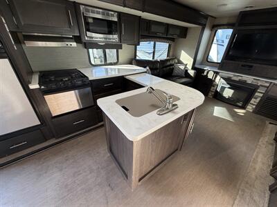 2017 Dutchmen Kodiak 291RESL - Photo 14 - Oregon City, OR 97045