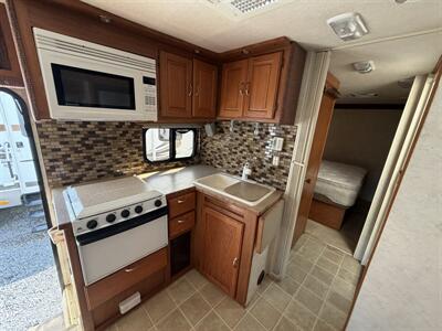 2004 Bigfoot M27 D-Slide   - Photo 11 - Oregon City, OR 97045