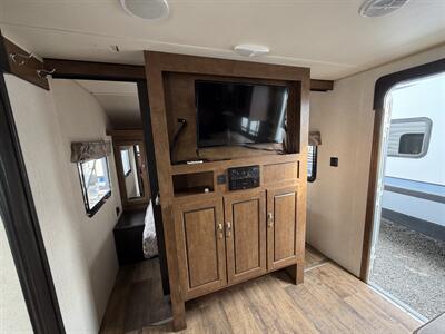 2017 Forest River Wildwood 263BHXL   - Photo 12 - Oregon City, OR 97045