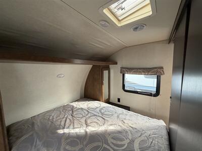 2017 Forest River Wildwood 263BHXL   - Photo 19 - Oregon City, OR 97045