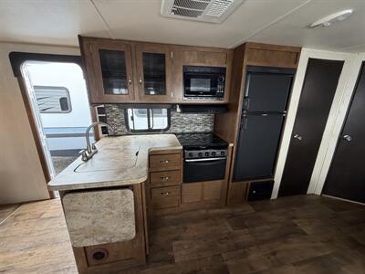 2017 Forest River Wildwood 263BHXL   - Photo 13 - Oregon City, OR 97045