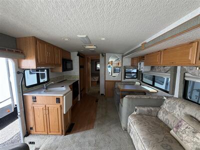 2003 Winnebago Adventurer 33V   - Photo 3 - Oregon City, OR 97045