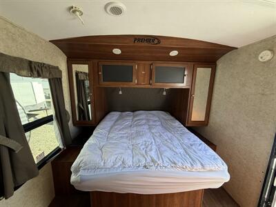 2013 Keystone Premier 19FBPR   - Photo 9 - Oregon City, OR 97045