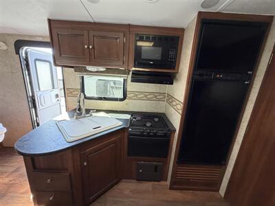 2013 Keystone Premier 19FBPR   - Photo 8 - Oregon City, OR 97045