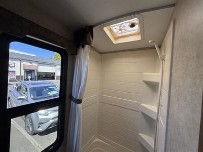 2013 Keystone Premier 19FBPR   - Photo 10 - Oregon City, OR 97045