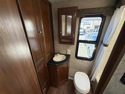 2013 Keystone Premier 19FBPR   - Photo 11 - Oregon City, OR 97045