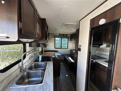 2019 Jayco Jay Flight 212QBW   - Photo 5 - Oregon City, OR 97045