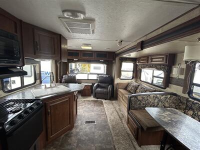 2014 Keystone Cougar 27RLSWE   - Photo 4 - Oregon City, OR 97045