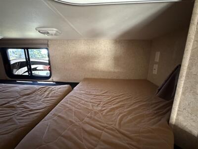 2012 Heartland Cyclone 3800 - Photo 11 - Oregon City, OR 97045