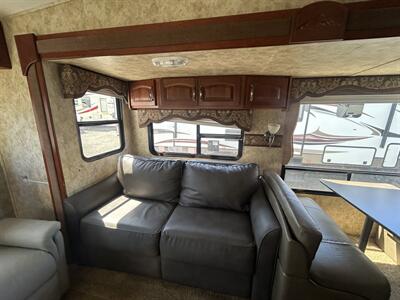 2012 Keystone Cougar 276RLSWE   - Photo 8 - Oregon City, OR 97045