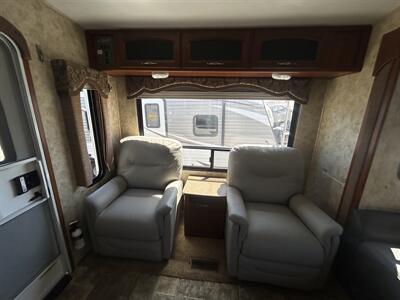 2012 Keystone Cougar 276RLSWE   - Photo 7 - Oregon City, OR 97045