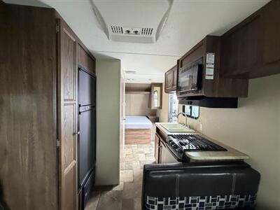 2016 Dutchmen Coleman CT192RD - Photo 18 - Oregon City, OR 97045