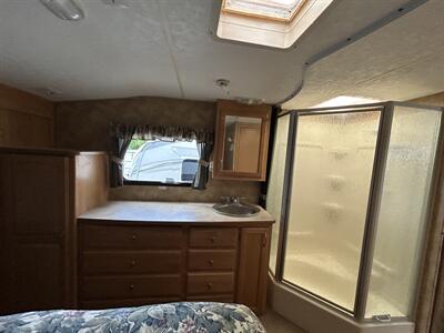 2006 Keystone Raptor 3612   - Photo 15 - Oregon City, OR 97045