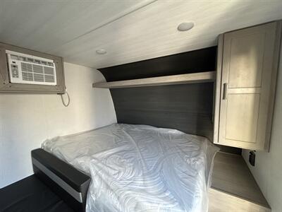 2024 Keystone Springdale 1800BH - Photo 9 - Oregon City, OR 97045