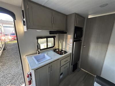 2024 Keystone Springdale 1800BH - Photo 7 - Oregon City, OR 97045