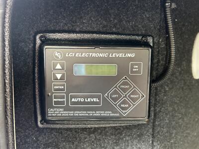 2018 Grand Design Solitude 373FB   - Photo 22 - Oregon City, OR 97045