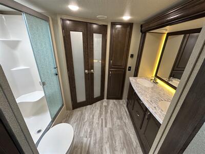 2018 Grand Design Solitude 373FB   - Photo 18 - Oregon City, OR 97045