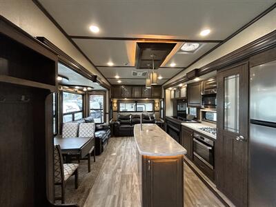 2018 Grand Design Solitude 373FB   - Photo 5 - Oregon City, OR 97045