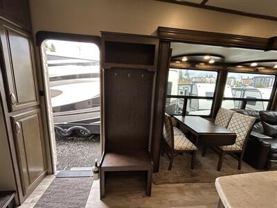 2018 Grand Design Solitude 373FB   - Photo 13 - Oregon City, OR 97045
