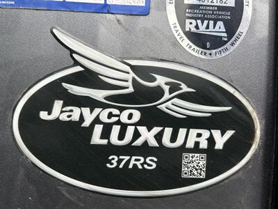 2016 Jayco Designer 37RS   - Photo 5 - Oregon City, OR 97045