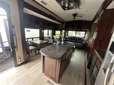 2016 Jayco Designer 37RS   - Photo 13 - Oregon City, OR 97045