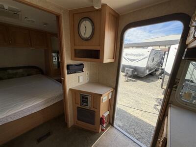 2005 Forest River Wildcat T26 - Photo 8 - Oregon City, OR 97045