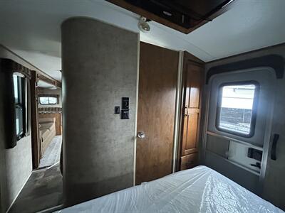 2014 Outdoors RV Wind River 280FKS   - Photo 13 - Oregon City, OR 97045