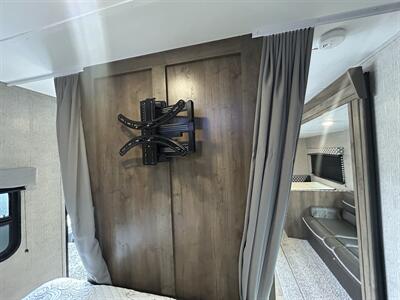 2020 Dutchmen Coleman Lantern 263BH   - Photo 12 - Oregon City, OR 97045