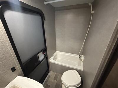 2020 Dutchmen Coleman Lantern 263BH   - Photo 14 - Oregon City, OR 97045