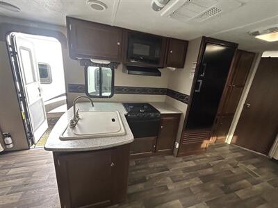 2015 Keystone Bullet 272BHS   - Photo 9 - Oregon City, OR 97045