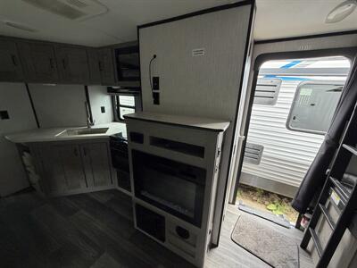 2022 Heartland Mallard IDM251BH - Photo 8 - Oregon City, OR 97045