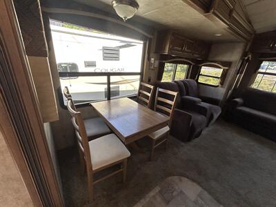 2015 Keystone Montana HM343RL   - Photo 9 - Oregon City, OR 97045