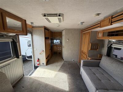 2005 Jayco Greyhawk 24SS   - Photo 9 - Oregon City, OR 97045
