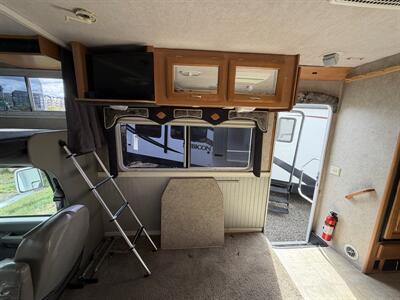 2005 Jayco Greyhawk 24SS   - Photo 11 - Oregon City, OR 97045