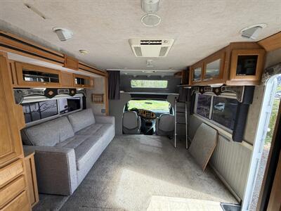 2005 Jayco Greyhawk 24SS   - Photo 8 - Oregon City, OR 97045