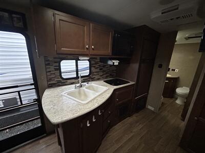 2015 Venture RV Sonic 220 - Photo 8 - Oregon City, OR 97045